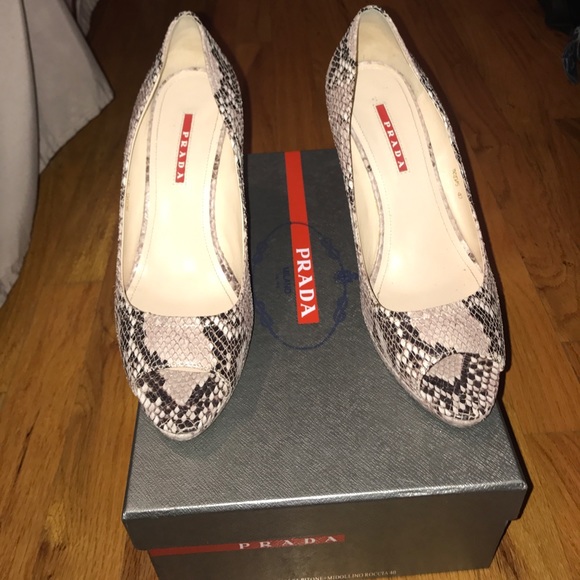 Prada snakeskin wedges - Picture 4 of 5