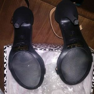 Black Strap Sandle