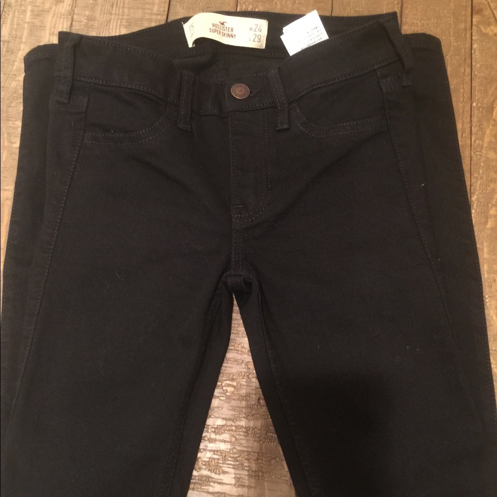 Hollister Skinny Black Jeans. NWT
