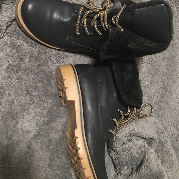 Black/beige boots - Picture 3 of 3