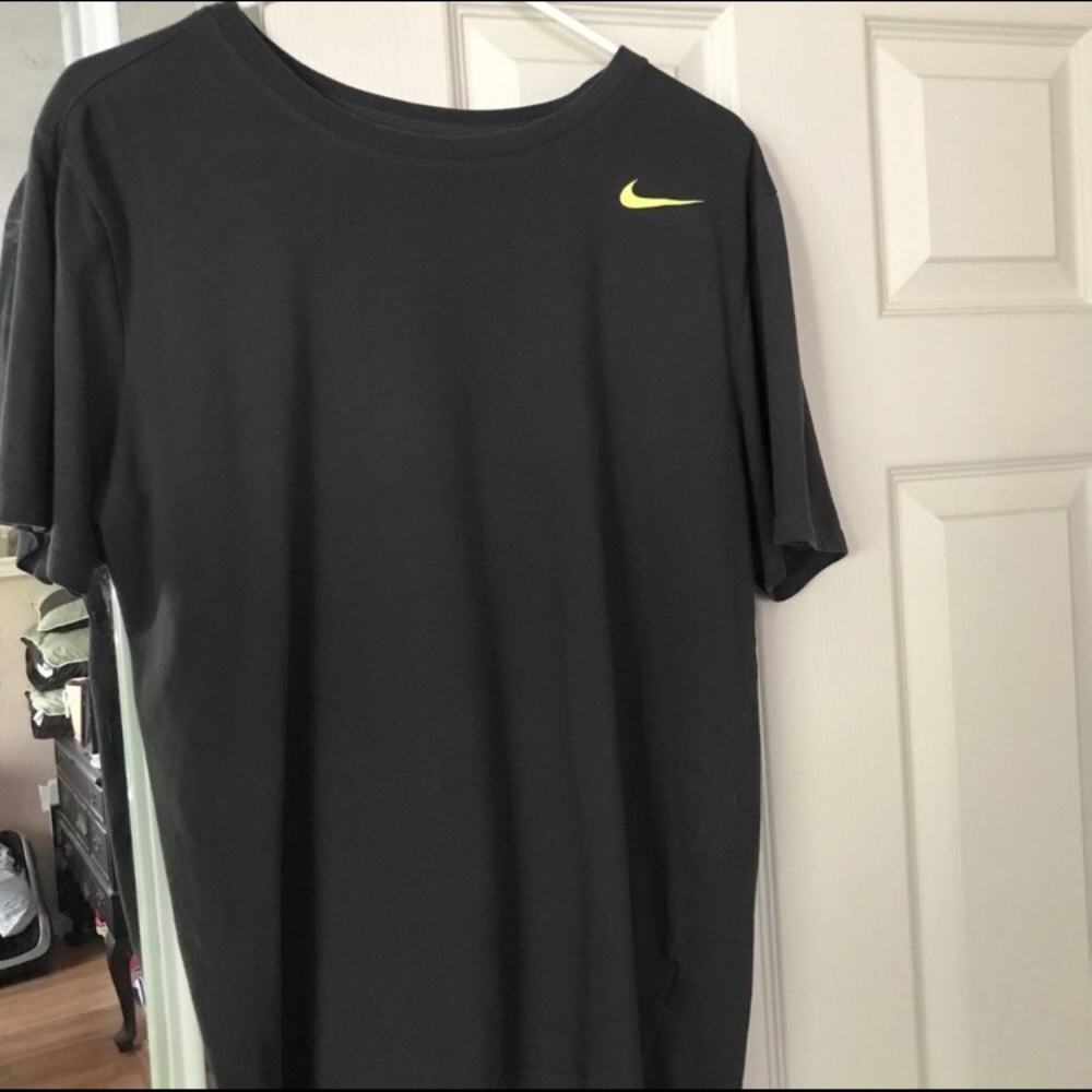 Nike Dri Fit Men's Shirt Large