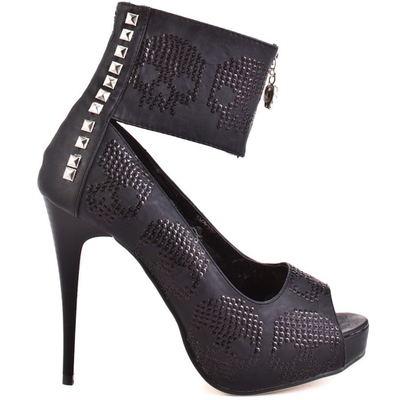 Iron Fist Digi Rider Platform Heels 🖤 - Picture 2 of 5