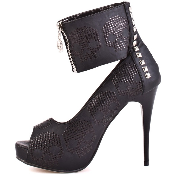 Iron Fist Digi Rider Platform Heels 🖤 - Picture 4 of 5