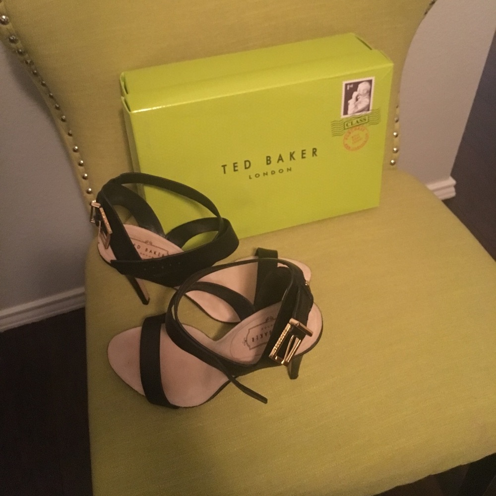 Ted Baker
Style:  Bienvenues
Black
4" Heel
Leather