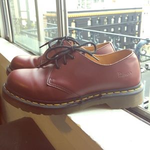 Women's 3-eye Gibson Dr. Martens