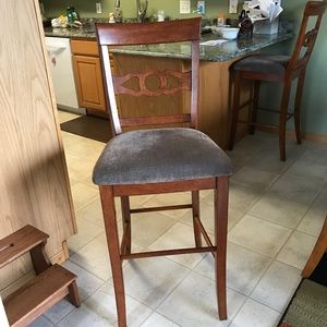 2 Bar stools in very good condition