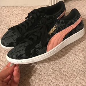 Awesome puma sneakers - black and pink