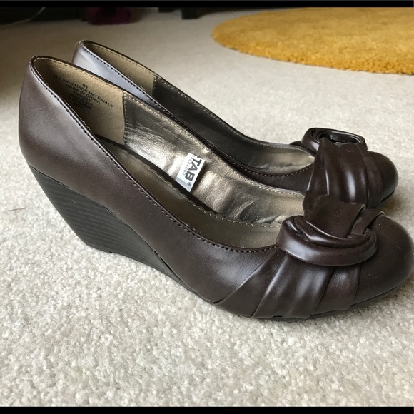 Xhilaration barely worn dark brown wedges - Picture 1 of 4