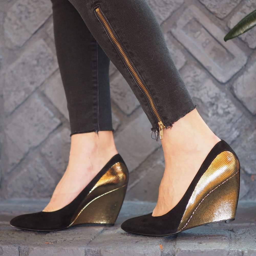 Belle by Sigerson Morrison Black-Gold Footsie S8