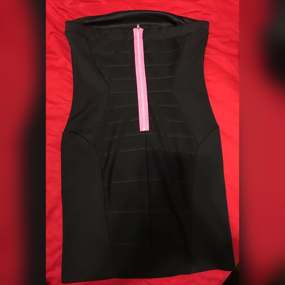 BLACK STRAPLESS BANDAGE DRESS - Picture 2 of 3