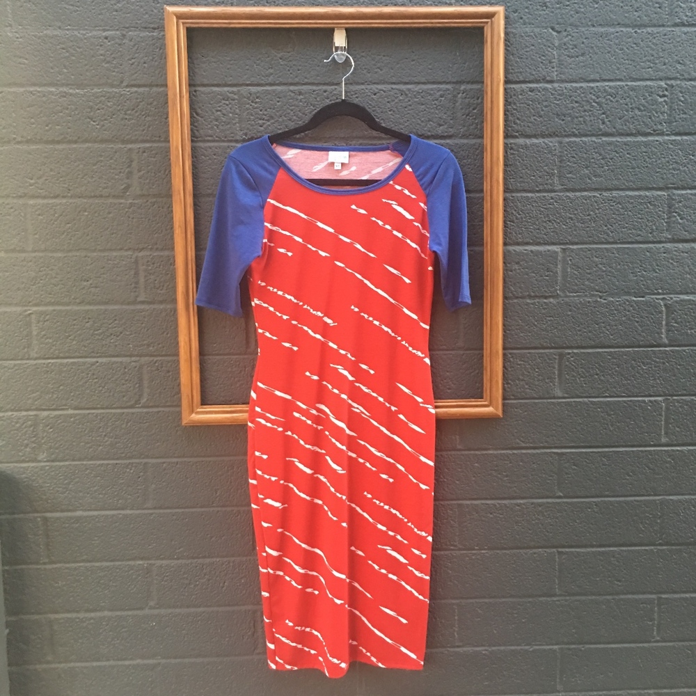 ❌SOLD❌ LuLaRoe Red White & Blue Baseball Sleeve