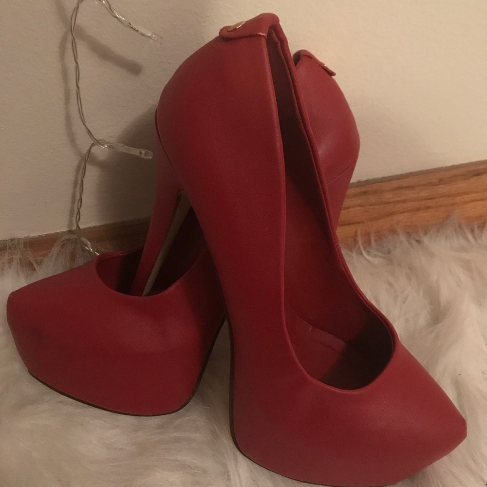 Red sexy platform size 9
