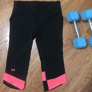 Under Armour Women’s heatgear compression capris.