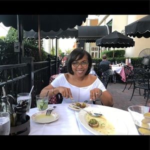 Meet your Posher, Denise