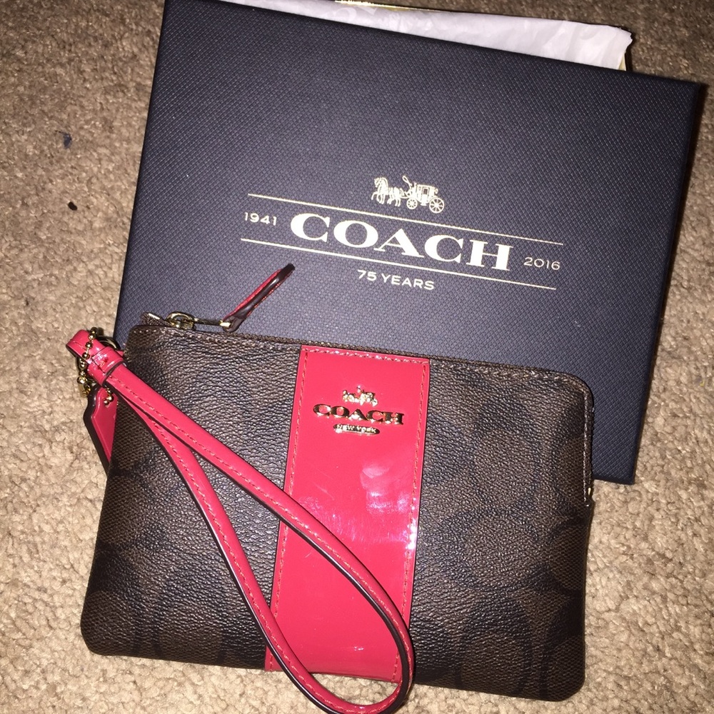 BRAND NEW Coach Wristlet