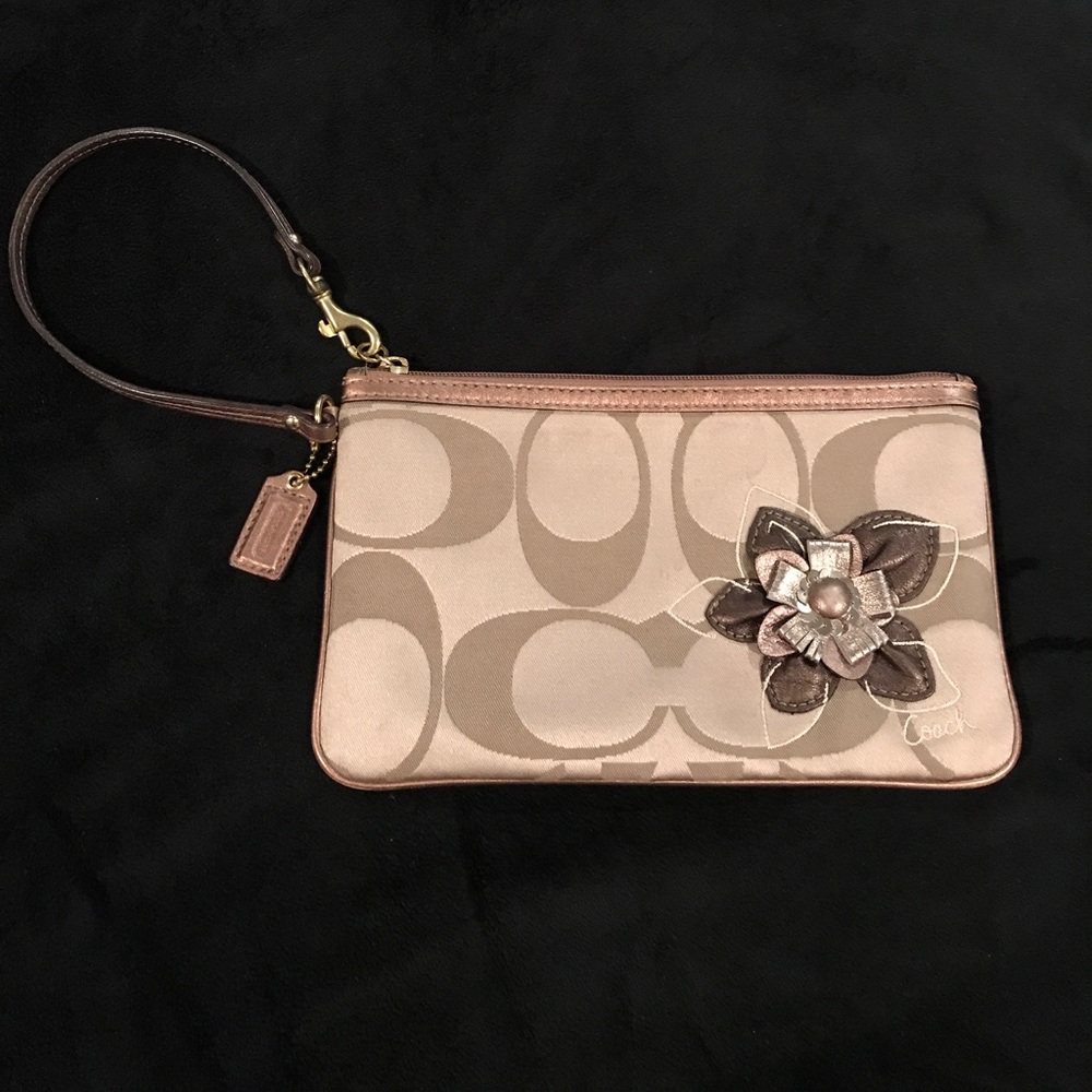 AUTHENTIC COACH Oversize Wristlet