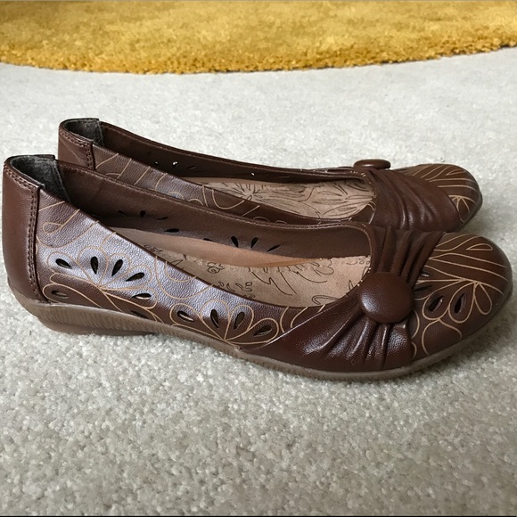 NWT! Great Northwest leather brown flats. - Picture 1 of 5