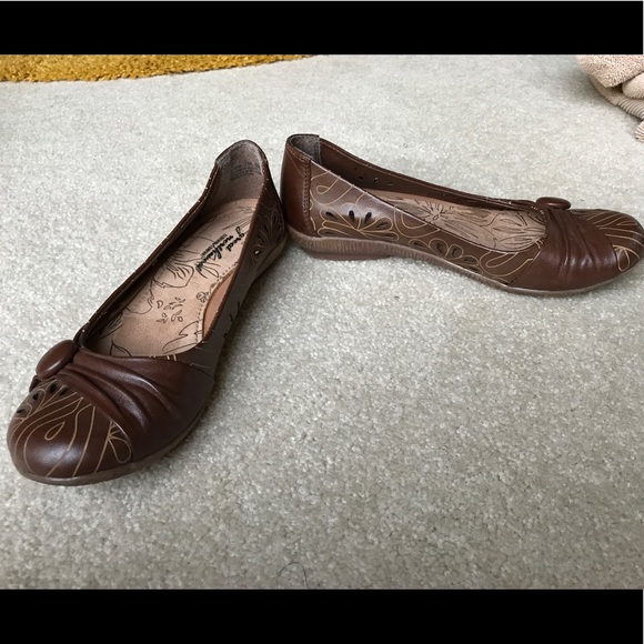 NWT! Great Northwest leather brown flats. - Picture 3 of 5