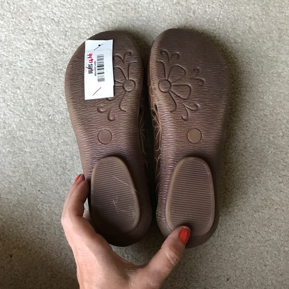 NWT! Great Northwest leather brown flats. - Picture 4 of 5