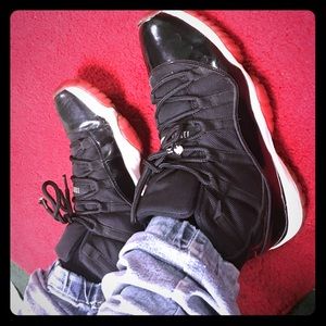 Men's Jordans Bred 11's