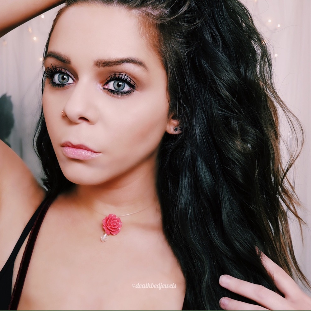 ⚡SALE⚡ Illusion Rose Teardrop Choker 🌹