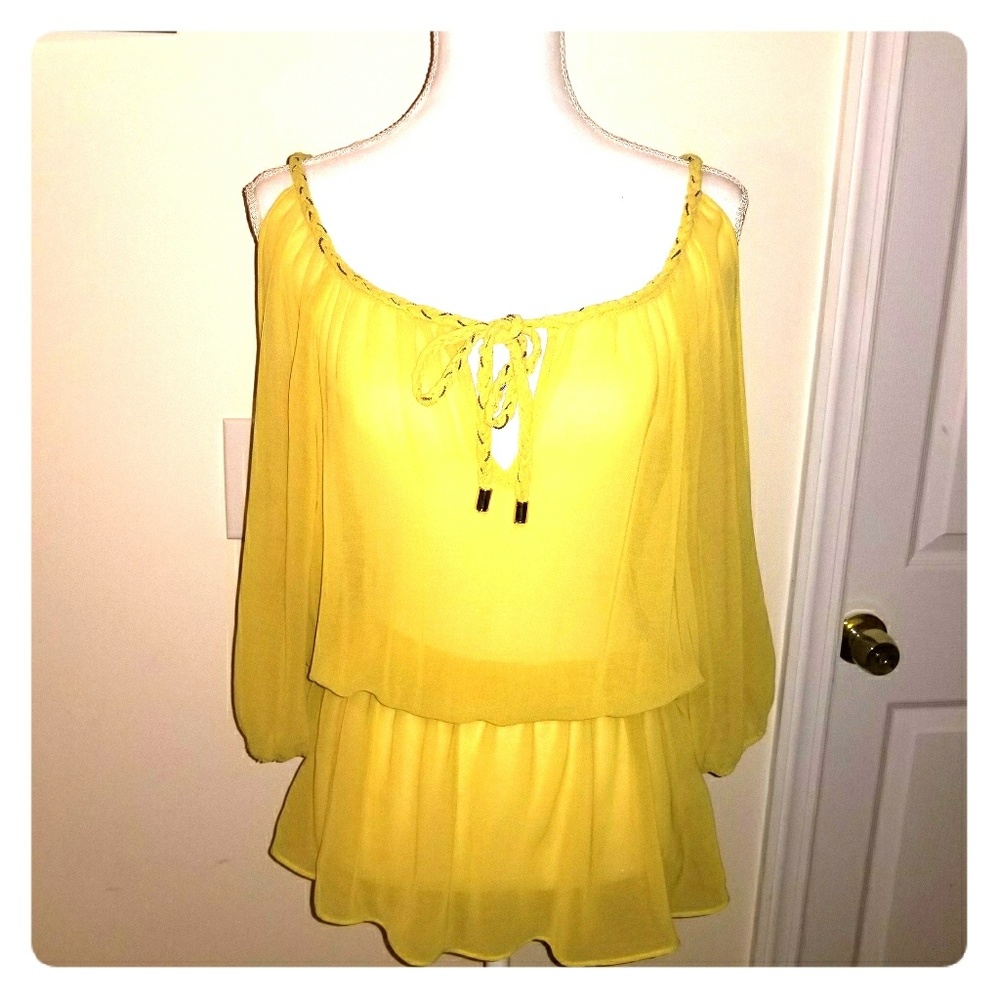 Cut out shoulder tunic