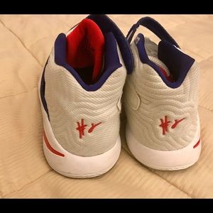 Nike Kyrie 2 Youth size 5.5