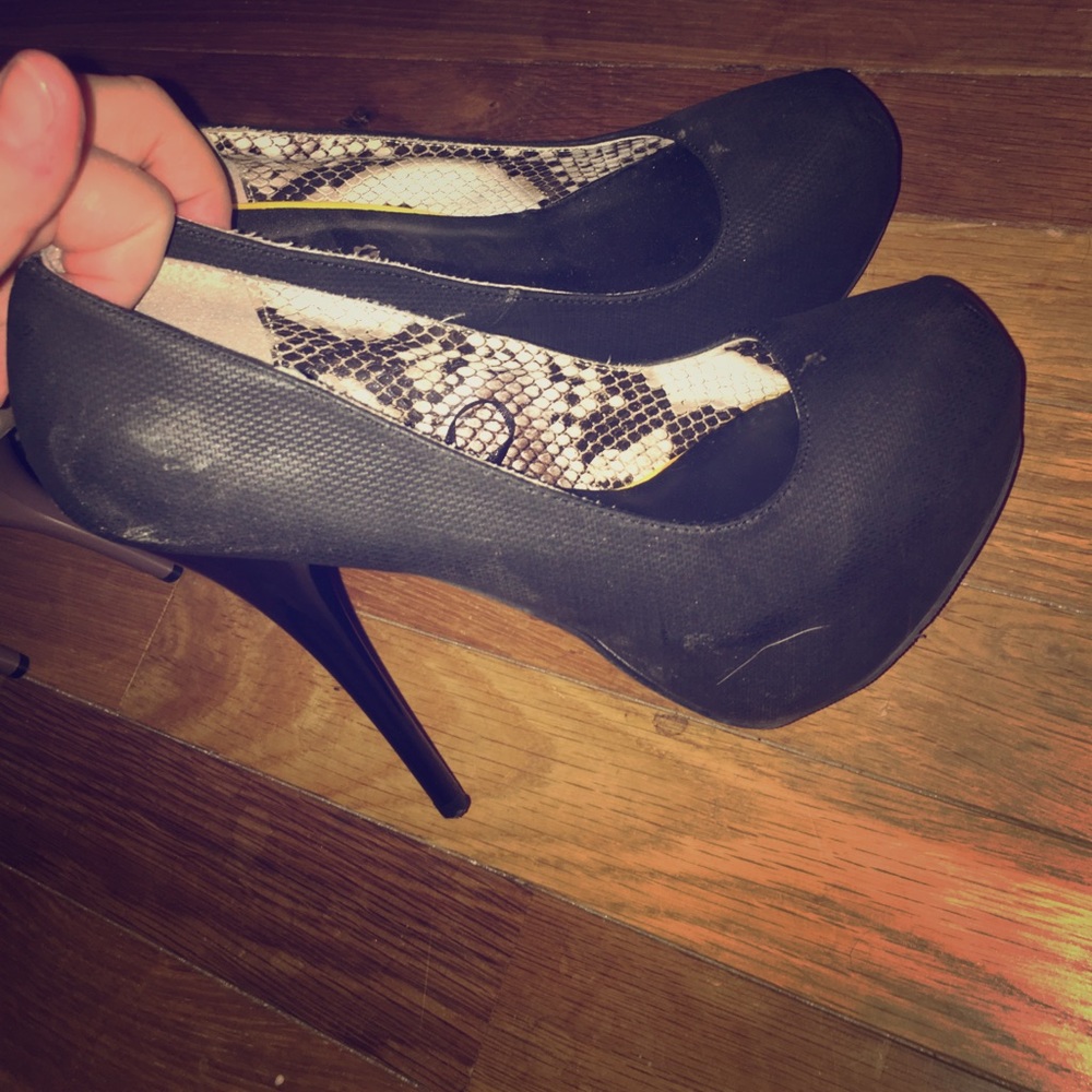 Black faux-leather high heels