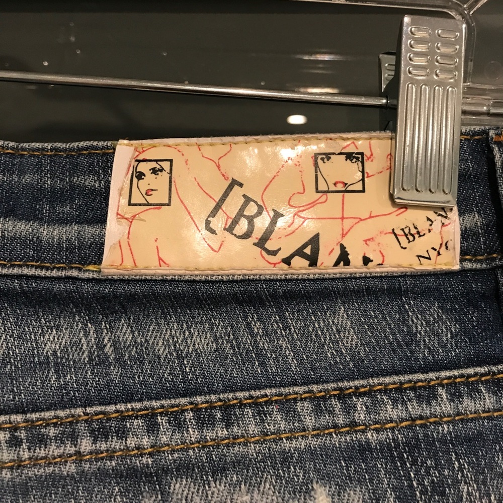 Distressed jeans - Picture 3 of 5