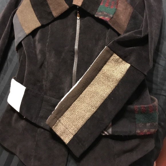 Cute corduroy jacket with patches - Picture 3 of 5