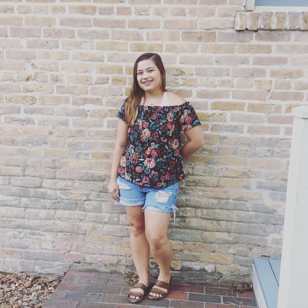 Meet your Posher, Lauren