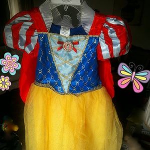 Snow white dress