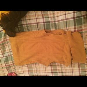 Turtle neck strapless sweater