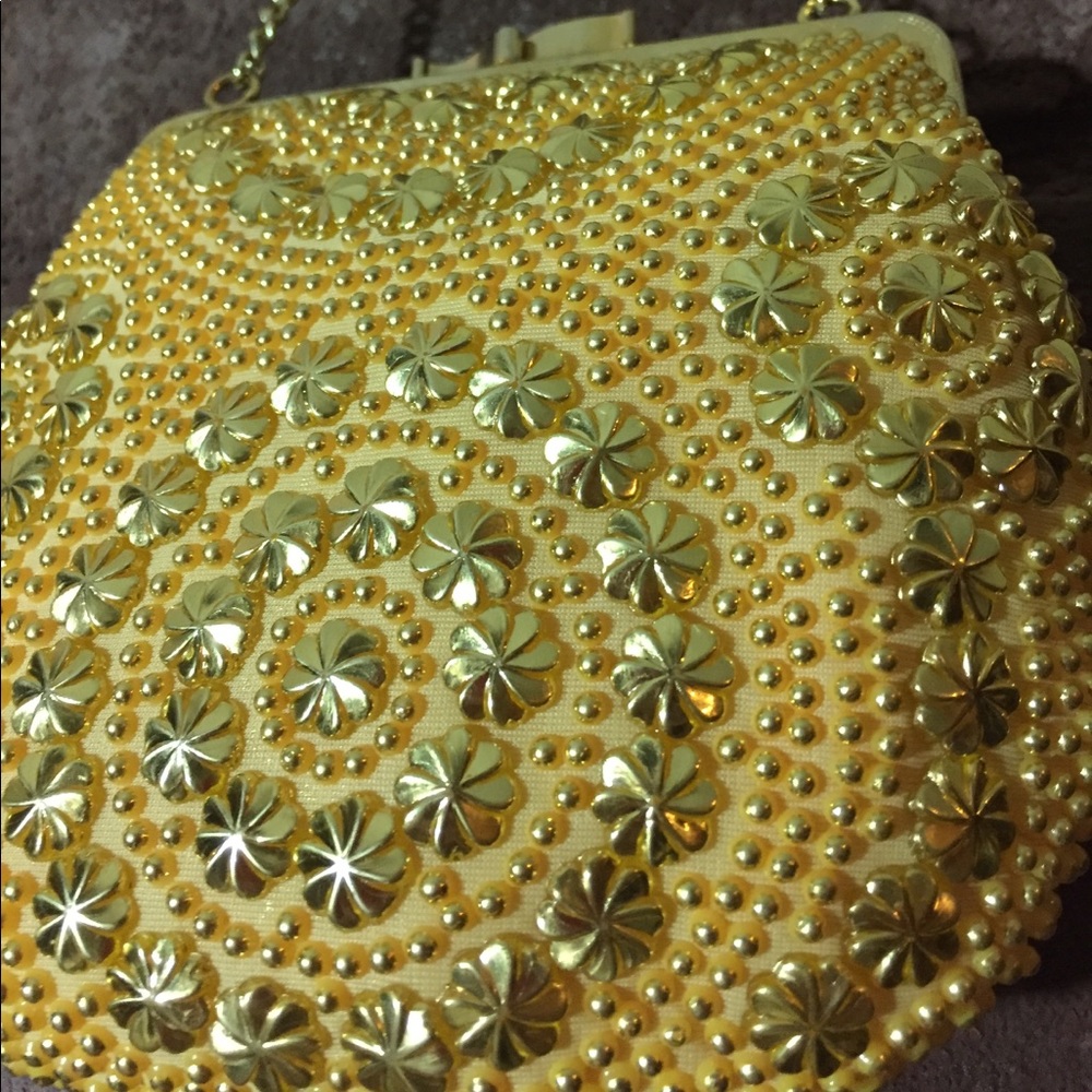 Clutch - Picture 2 of 2