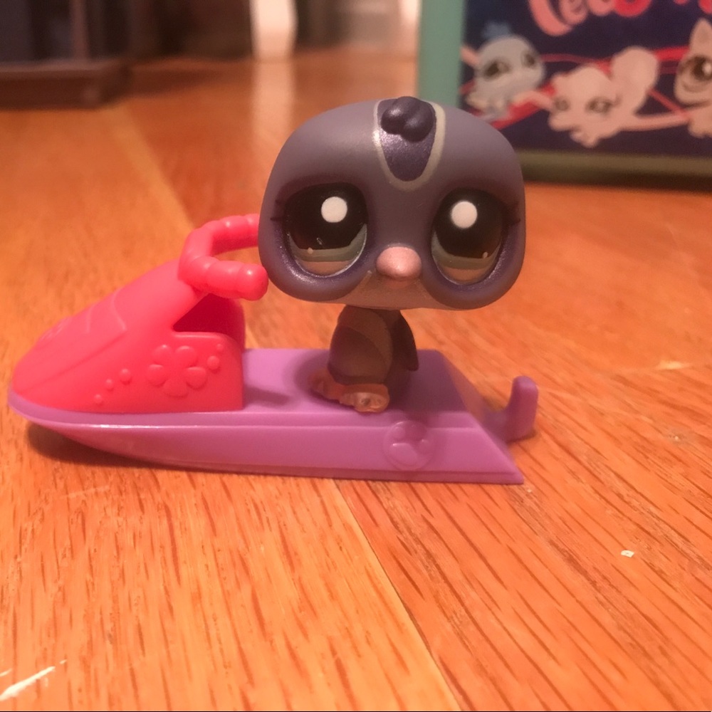 LPS Penguin Figure