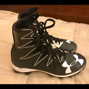 Under Armour Youth Size 5 Cleats