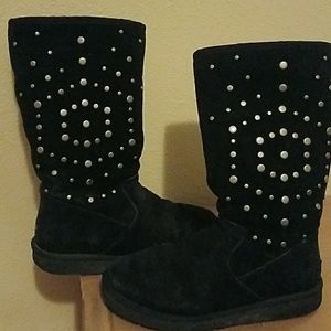 Black ugg boots