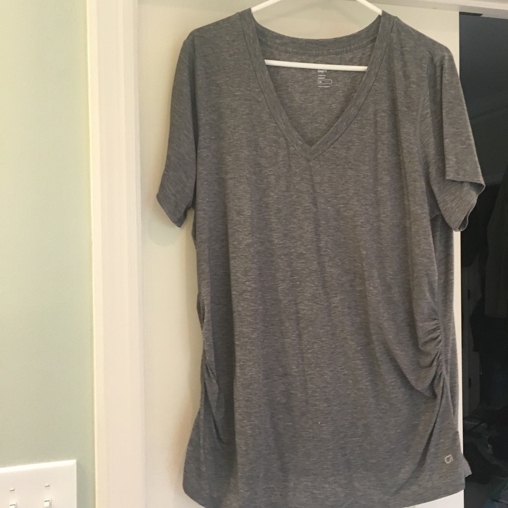 GAP Fit Maternity tee