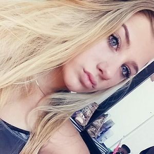 Meet your Posher, Casandra