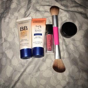 Makeup bundle