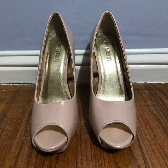 Pink heels - Picture 1 of 4