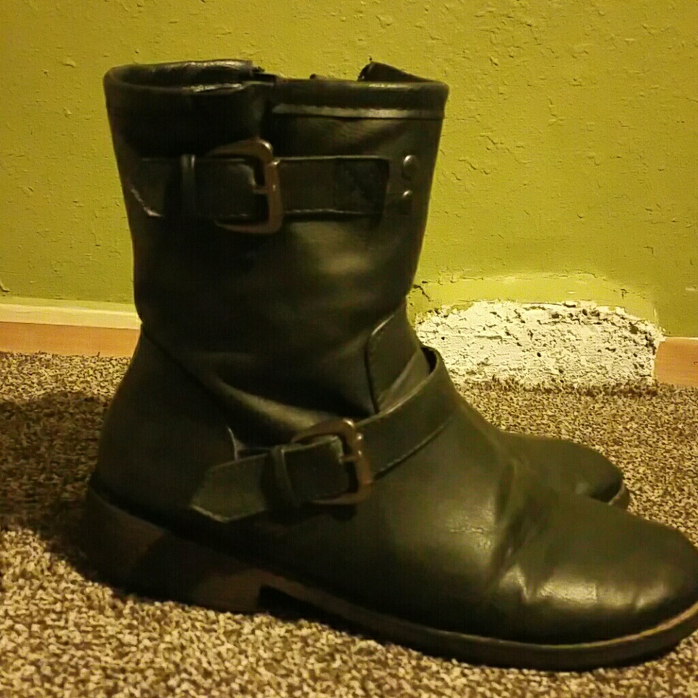 Wet seal black strap boots