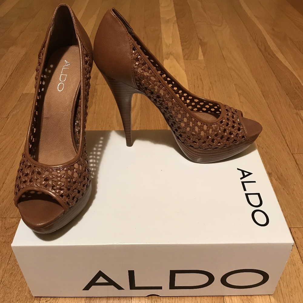 NWT ALDO Leather Crochet Heels in Cognac 7.5 38