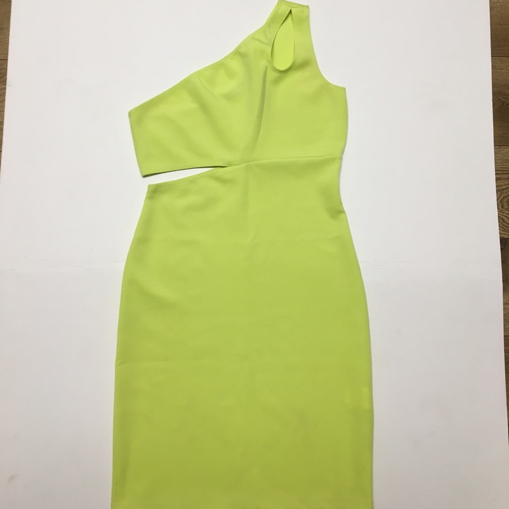 Neon cut-out dress 🎾