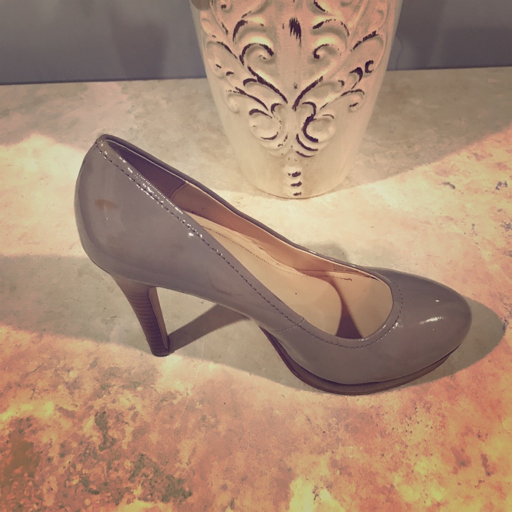 Calvin Klein beige patten leather platforms sz7