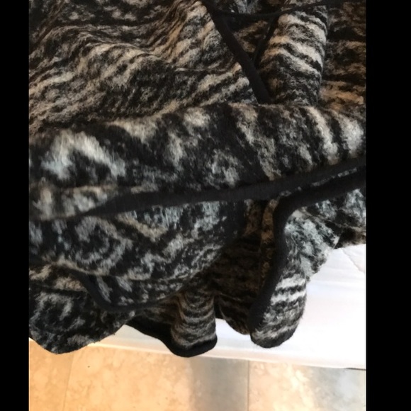nwt - LUCKY BRAND wool poncho - Picture 4 of 7
