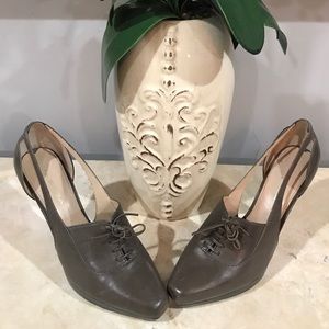 Via Spiga lace up/ pull on platforms sz 7
