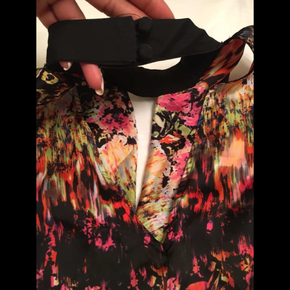 Multi-color blouse Price Firm - Picture 4 of 7