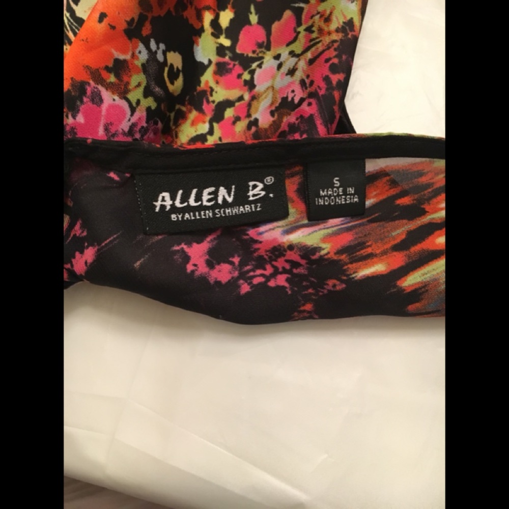 Multi-color blouse Price Firm - Picture 6 of 7