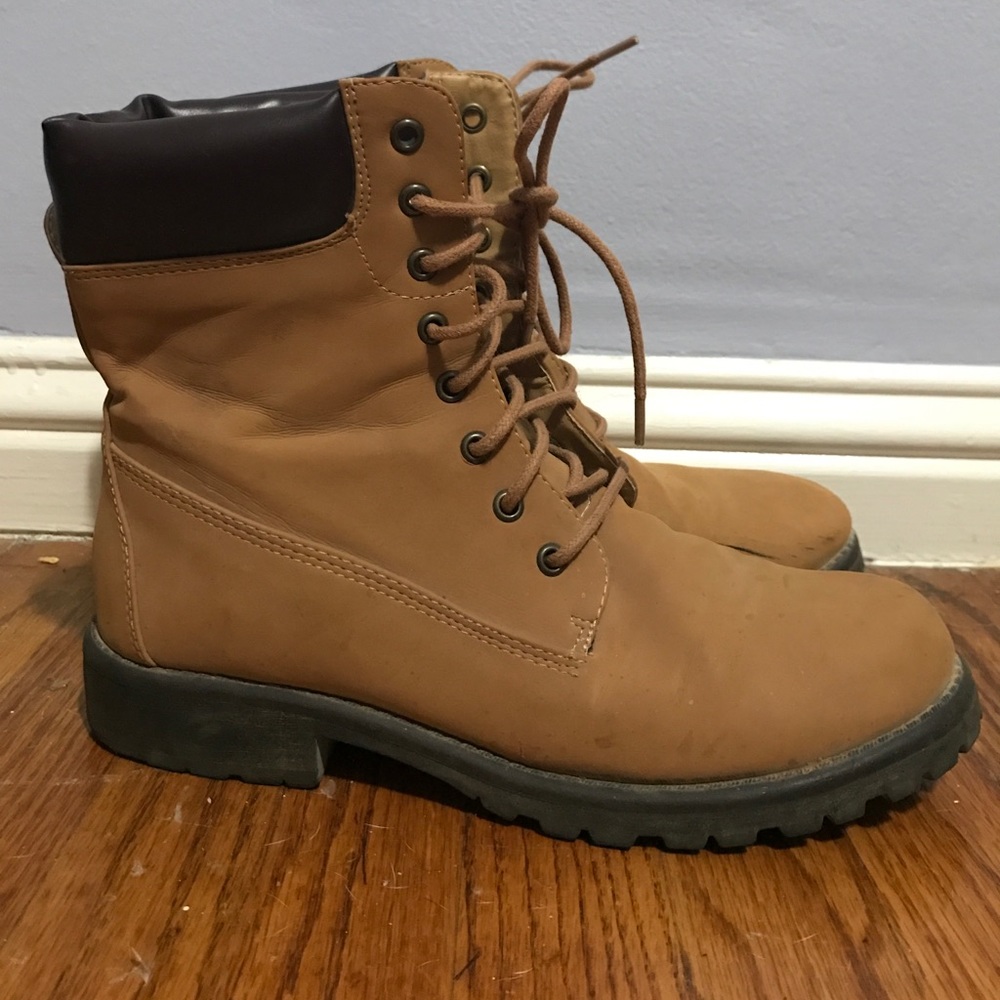 Boots - Picture 2 of 5